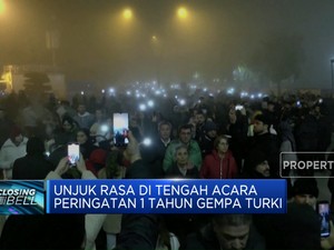  Warga Turki Unjuk Rasa Saat Peringatan 1 Tahun Gempa