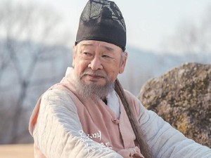 Bintang Korea Beri Penghormatan Terakhir Buat Lee Soon Jae