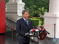 Jokowi Bertemu Menlu Malaysia di Istana, Bahas 