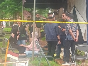 Tamara Tyasmara Menangis Hadiri Autopsi Jenazah Anak Bareng Angger Dimas