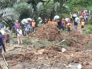 Bukit di Desa Nagasari Banjarnegara Longsor, 15 Rumah Warga Dikosongkan
