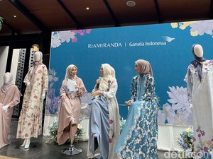 Ria Miranda Kolaborasi dengan Garuda Indonesia Rilis Koleksi Haji dan Umrah
