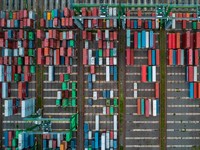 Subholing Pelindo Catat Arus Peti Kemas Tumbuh 2,63% di 2023