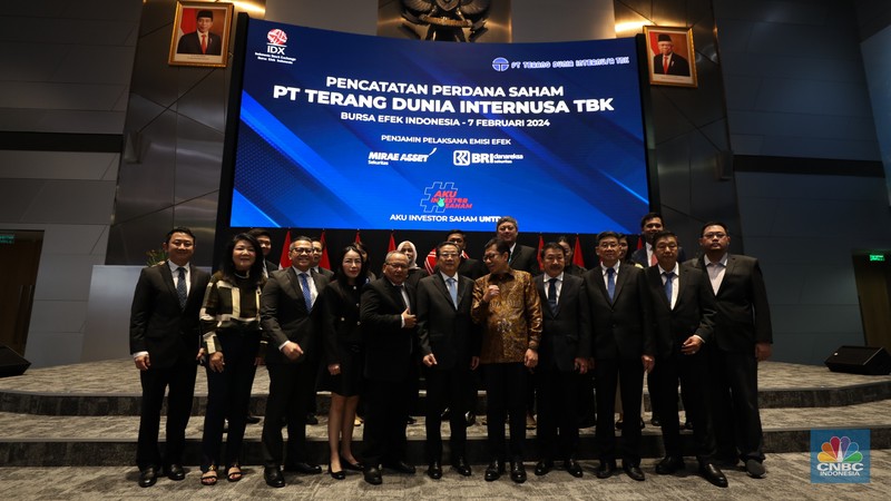 PT Ancara Logistics Indonesia Tbk (ALII) yang merupakan emiten Grup Bakrie, PT Terang Dunia Internusa Tbk (UNTD), emiten sektor teknologi PT Topindo Solusi Komunika Tbk (TOSK) dan PT Mitra Pedagang Indonesia Tbk (MPIX). PT Ancara Logistics Indonesia Tbk (ALII) yang merupakan emiten Grup Bakrie, PT Terang Dunia Internusa Tbk (UNTD), emiten sektor teknologi PT Topindo Solusi Komunika Tbk (TOSK) dan PT Mitra Pedagang Indonesia Tbk (MPIX).