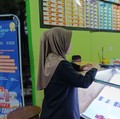 Ramai Pengunjung, Ini Rahasia Sukses Pemilik Counter Pulsa