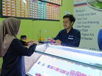 Ramai Pengunjung, Ini Rahasia Sukses Pemilik Counter Pulsa