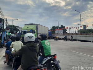 Imbas Banjir, Arus Lalu Lintas Kudus-Demak Lumpuh Total