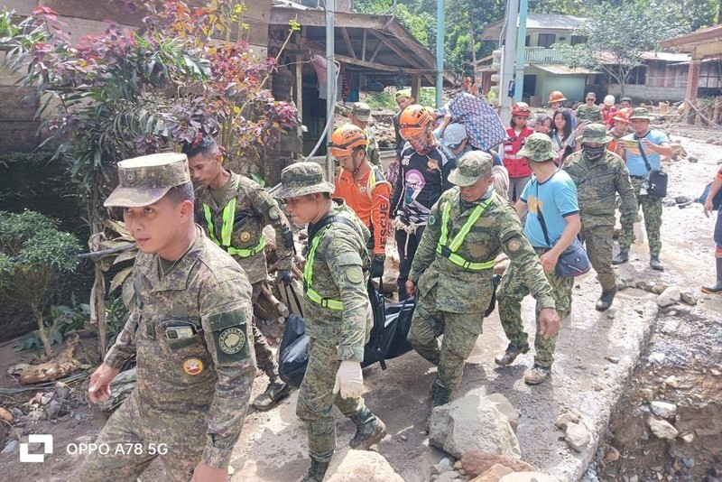 Foto udara menujukkan setelah tanah longsor di pulau Mindanao, di desa Maco, provinsi Davao de Oro, Filipina. (via REUTERS/Eastern Mindanao Command, Armed)