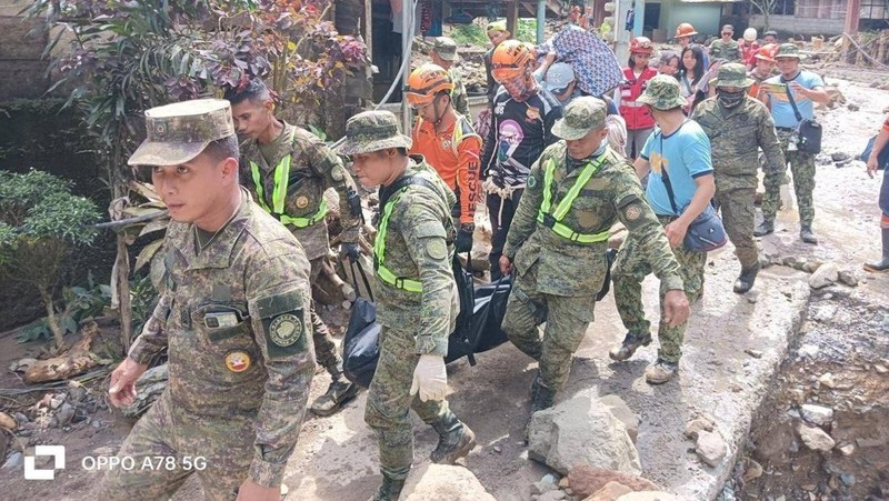 Foto udara menujukkan setelah tanah longsor di pulau Mindanao, di desa Maco, provinsi Davao de Oro, Filipina. (via REUTERS/Eastern Mindanao Command, Armed)