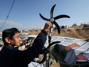 Kisah Newton dari Gaza: Berhasil Ciptakan Listrik dari Angin di Pengungsian