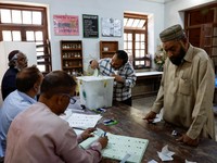 Dibayangi Teror Bom, Pemilu Pakistan Tetap Berlangsung