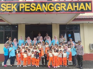 Polsek Pesanggrahan Kenalkan Tugas-tugas Polisi ke Anak PAUD