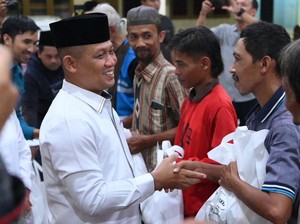 Peringati HPN, Bupati Kebumen Beri Hadiah Uang Tunai ke Loper Koran