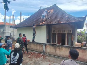 Hujan Angin, Sejumlah Rumah Warga Nusa Penida dan Jembrana Rusak