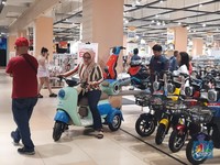 Motor Listrik Belasan Juta jadi Cuma Rp6 Jutaan di Transmart