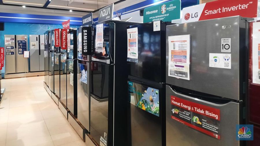 Diskon besar-besaran Transmart kembali menyambut Hari Raya Imlek yang digelar pada hari ini, Sabtu 10 Februari 2024 dan besok, Minggu 11 Februari 2024 mulai dari toko buka hingga tutup. (CNBC Indonesia/Firda Dwi Muliawati)