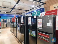 Pelanggan Pamer Diskon Jutaan Belanja Elektronik di Transmart
