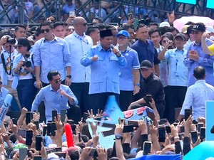 Prabowo Tutup Orasi di GBK dengan Joget Oke Gas dan Salami Pendukung