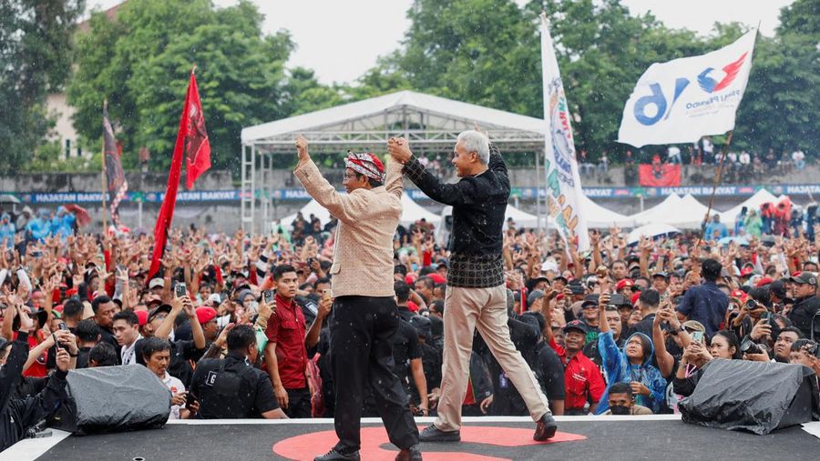 Kampanye akbar calon presiden dan calon wakil presiden nomor urut 3. Ganjar Pranowo dan Mahfud MD di Surakarta, Jawa Tengah, Sabtu (10/2/2024).(REUTERS/Willy Kurniawan)