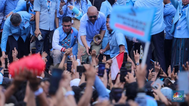 Gading Marten dan sejumlah artis saat menghadiri kampanye akbar Prabowo-Gibran bertajuk (Pesta Rakyat Untuk Indonesia Maju'. (Instagram/gadiiing)