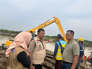Pj Gubernur Jateng Pastikan Penanganan Korban dan Tanggul Jebol di Demak