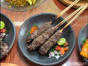 Unik! Warung di Malang Ini Sediakan Sate Gajah hingga Tongseng Setan