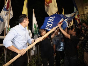 Masa Tenang, AHY Turunkan Sendiri Bendera hingga Baliho Demokrat