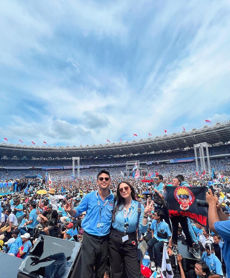 Gading Marten dan sejumlah artis saat menghadiri kampanye akbar Prabowo-Gibran bertajuk (Pesta Rakyat Untuk Indonesia Maju'. (Instagram/gadiiing) Gading Marten dan sejumlah artis saat menghadiri kampanye akbar Prabowo-Gibran bertajuk (Pesta Rakyat Untuk Indonesia Maju'. (Instagram/gadiiing)