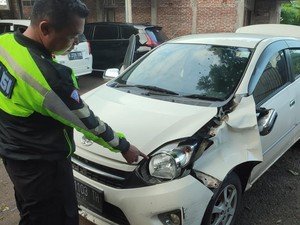 Pejalan Kaki Tewas Tertabrak Mobil di Tulungagung