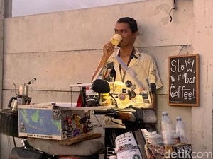 Kisah Ical, Hidup Nomaden Keliling Indonesia Bersama Kopi dan Motor Tua