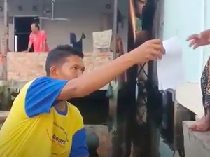Terdampak Banjir, Warga di Jambi Dijemput dengan Perahu ke TPS