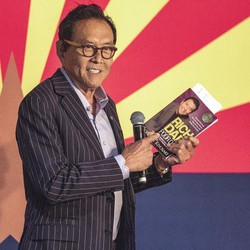 Robert Kiyosaki Beberkan Tips Investasi Saat Inflasi
