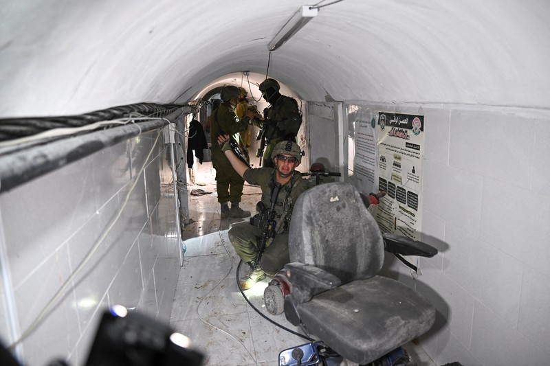 Tentara Israel mengklaim berhasil temukan terowongan bawah tanah milik kelompok Hamas di Jalur Gaza. (REUTERS/Dylan Martinez) Tentara Israel mengklaim berhasil temukan terowongan bawah tanah milik kelompok Hamas di Jalur Gaza. (REUTERS/Dylan Martinez)