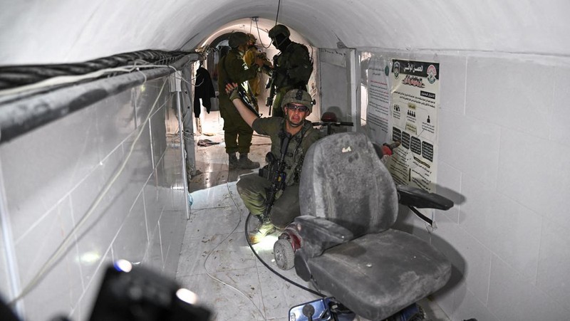 Tentara Israel mengklaim berhasil temukan terowongan bawah tanah milik kelompok Hamas di Jalur Gaza. (REUTERS/Dylan Martinez)