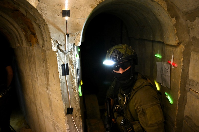 Tentara Israel mengklaim berhasil temukan terowongan bawah tanah milik kelompok Hamas di Jalur Gaza. (REUTERS/Dylan Martinez)