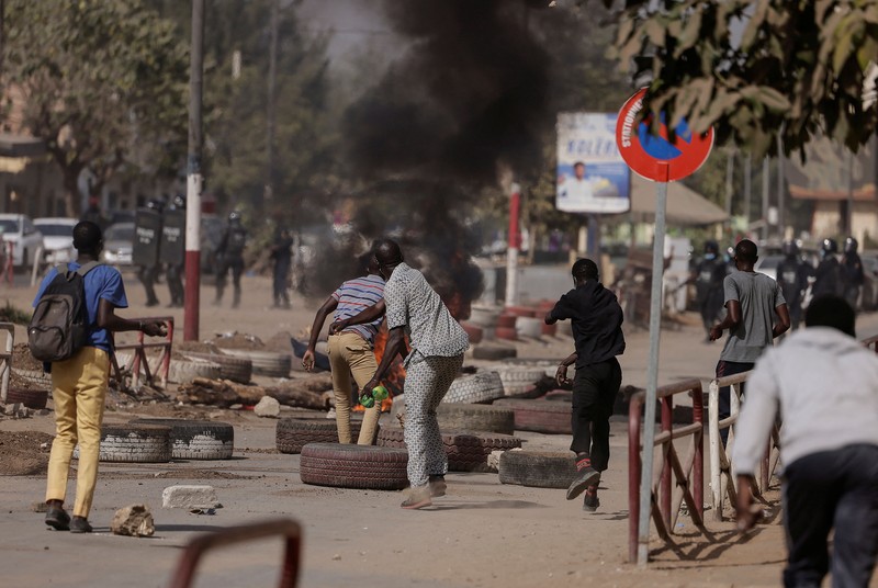 Demonstran Senegal memprotes penundaan pemilihan presiden 25 Februari, di Dakar, Senegal 9 Februari 2024. Demonstran Senegal memprotes penundaan pemilihan presiden 25 Februari, di Dakar, Senegal 9 Februari 2024. (REUTERS/Zohra Bensemra)