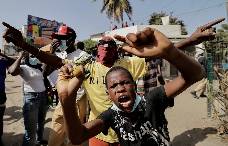 Demonstran Senegal memprotes penundaan pemilihan presiden 25 Februari, di Dakar, Senegal 9 Februari 2024. Demonstran Senegal memprotes penundaan pemilihan presiden 25 Februari, di Dakar, Senegal 9 Februari 2024. (REUTERS/Zohra Bensemra)