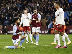 Douglas Luiz, Amunisi Anyar Si Nyonya Tua