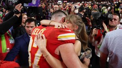 Taylor Swift Disebut Pengaruhi Keputusan Travis Kelce untuk Tidak Jadi Pensiun