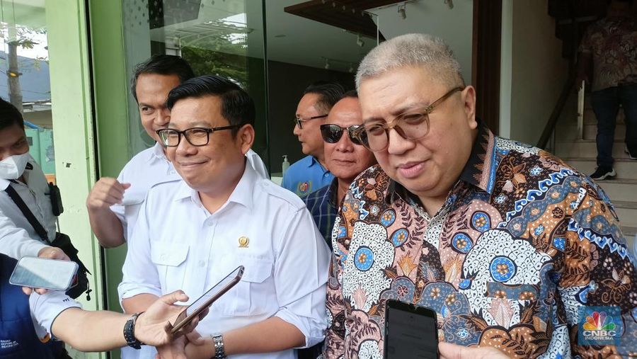 Kepala Badan Pangan Nasional Arief Prasetyo Adi membenarkan bahwa tengah ada pembatasan untuk pembelian beras Stabilitas Pasokan Harga Pangan (SPHP) di toko ritel modern saat ini. Kebijakan itu terjadi demi pemerataan agar seluruh masyarakat tetap bisa mendapatkan berasnya. (CNBC Indonesia/Ferry Sandi)