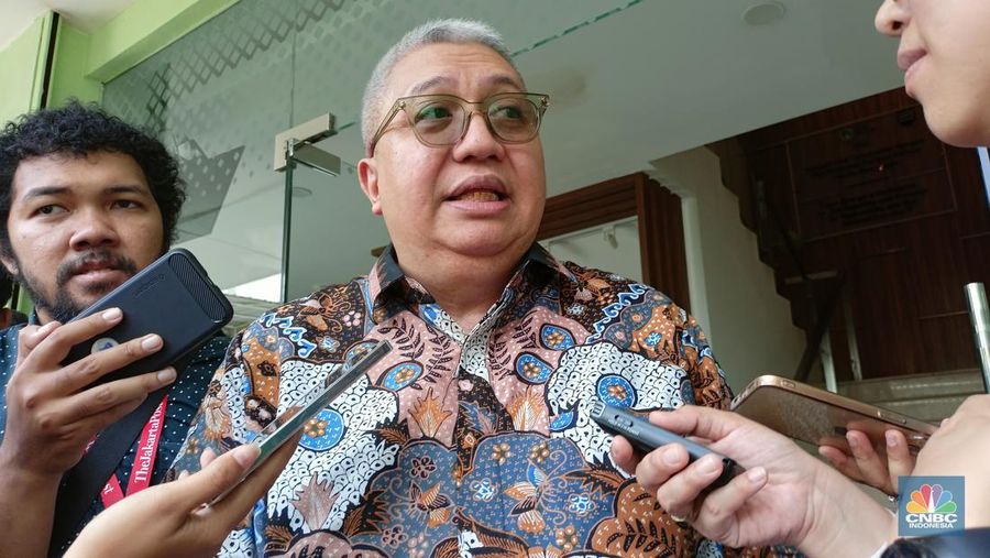 Ketua Aprindo Roy Mandey di Pasar Induk Beras Cipinang, Senin (12/2/2024). (CNBC Indonesia/Ferry Sandi)