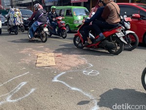 Pemotor Tewas Terlindas Truk Bermuatan Semen di Sukabumi
