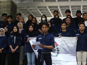 Mahasiswa UGM Kecewa dengan Pratikno, Sebut Politik Ubah Karakter Orang