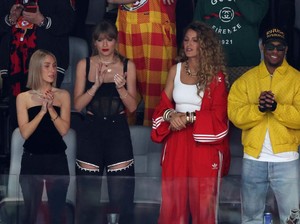 Nonton Travis Kelce di Super Bowl 2024, Taylor Swift Pakai Outfit Rp 781 Juta