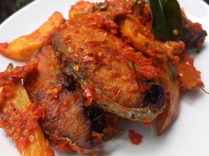 Resep Balado Ikan Tenggiri RM Padang yang Pedas Nendang