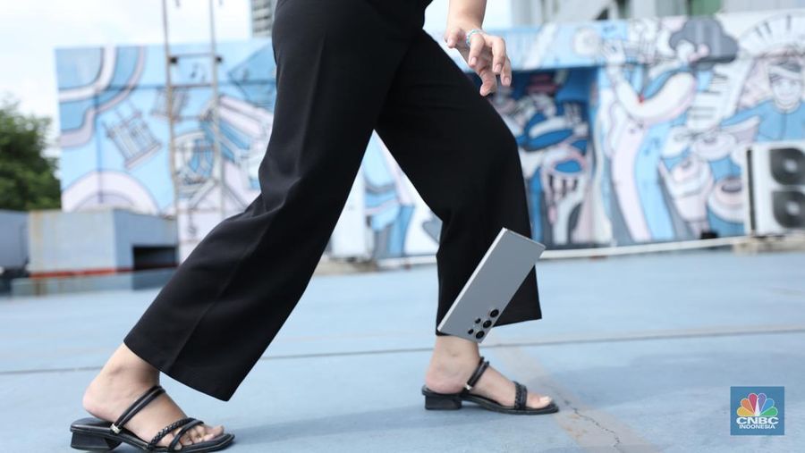 Samsung Galaxy S24 Ultra. (CNBC Indonesia/Tri Susilo)