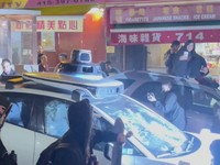 Warga Amerika Ngamuk Bakar Taksi Robot, Alasannya Misterius