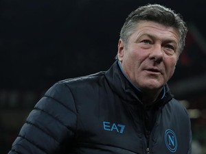 Baru Tiga Bulan Melatih, Walter Mazzarri Langsung Dipecat Napoli
