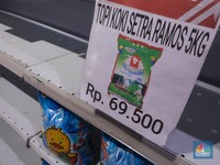 Nyaris Kosong! Penampakan Rak Beras di Ritel Modern DKI, Beli Dibatasi