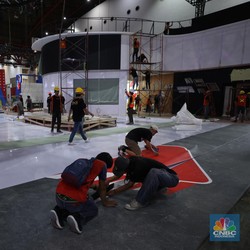 Intip Persiapan Pameran Otomotif Internasional di Kemayoran